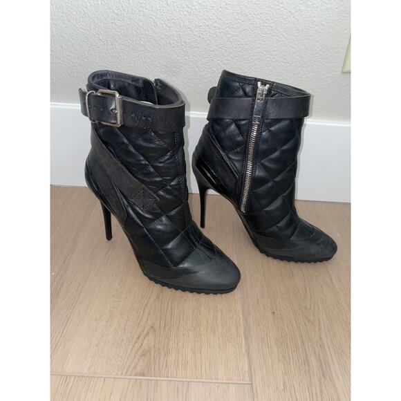 Burberry Brit Beverley Ankle Bootie Black Quilted 36 1/2 - Picture 1 of 10